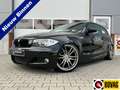 BMW 116 1-serie 116i High Executive M-Sport|Verlaagd|19"| Schwarz - thumbnail 1