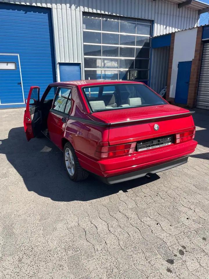 Alfa Romeo 75 1.8 IE, foto 3