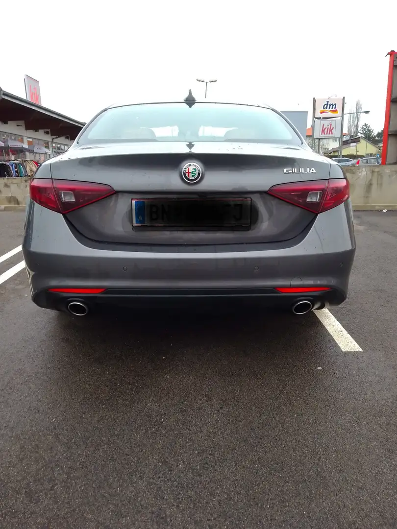 Alfa Romeo Giulia Super 2,2 180 MT RWD - 2