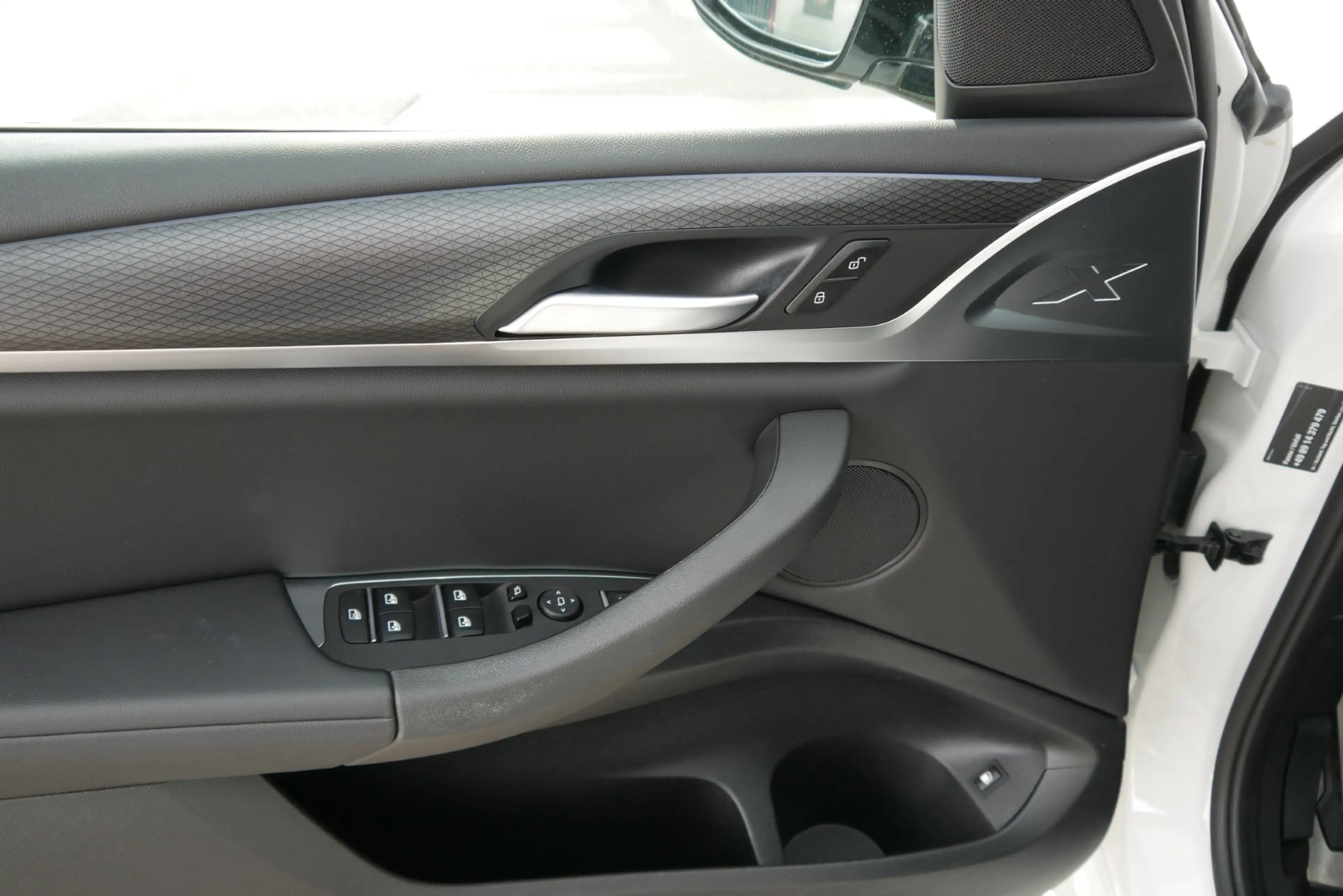 BMW X3 xDrive30e *M-Paket/AHK/Laser/Driving Assistant/HUD/Innovationspaket* — photo 8