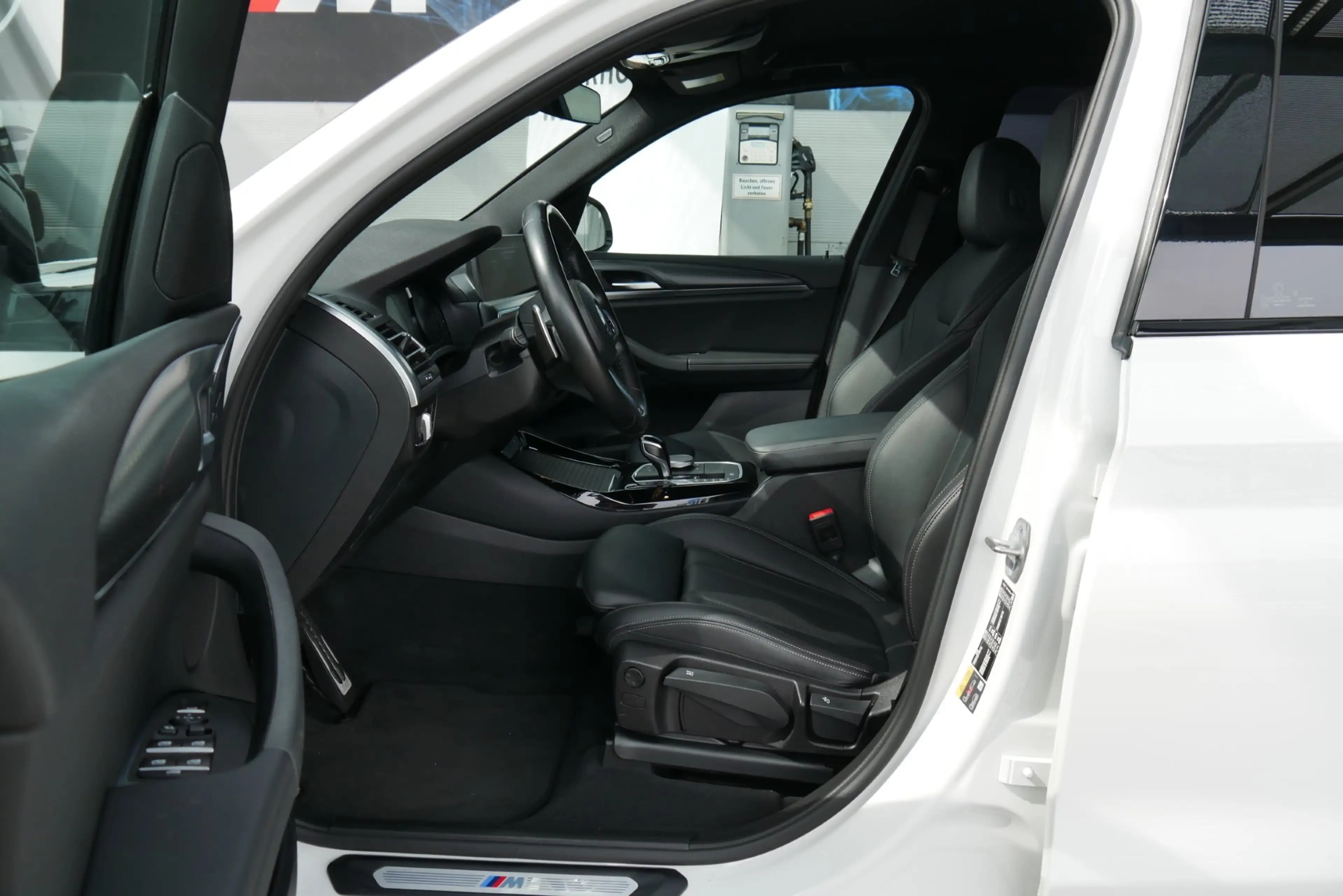 BMW X3 xDrive30e *M-Paket/AHK/Laser/Driving Assistant/HUD/Innovationspaket* — photo 7