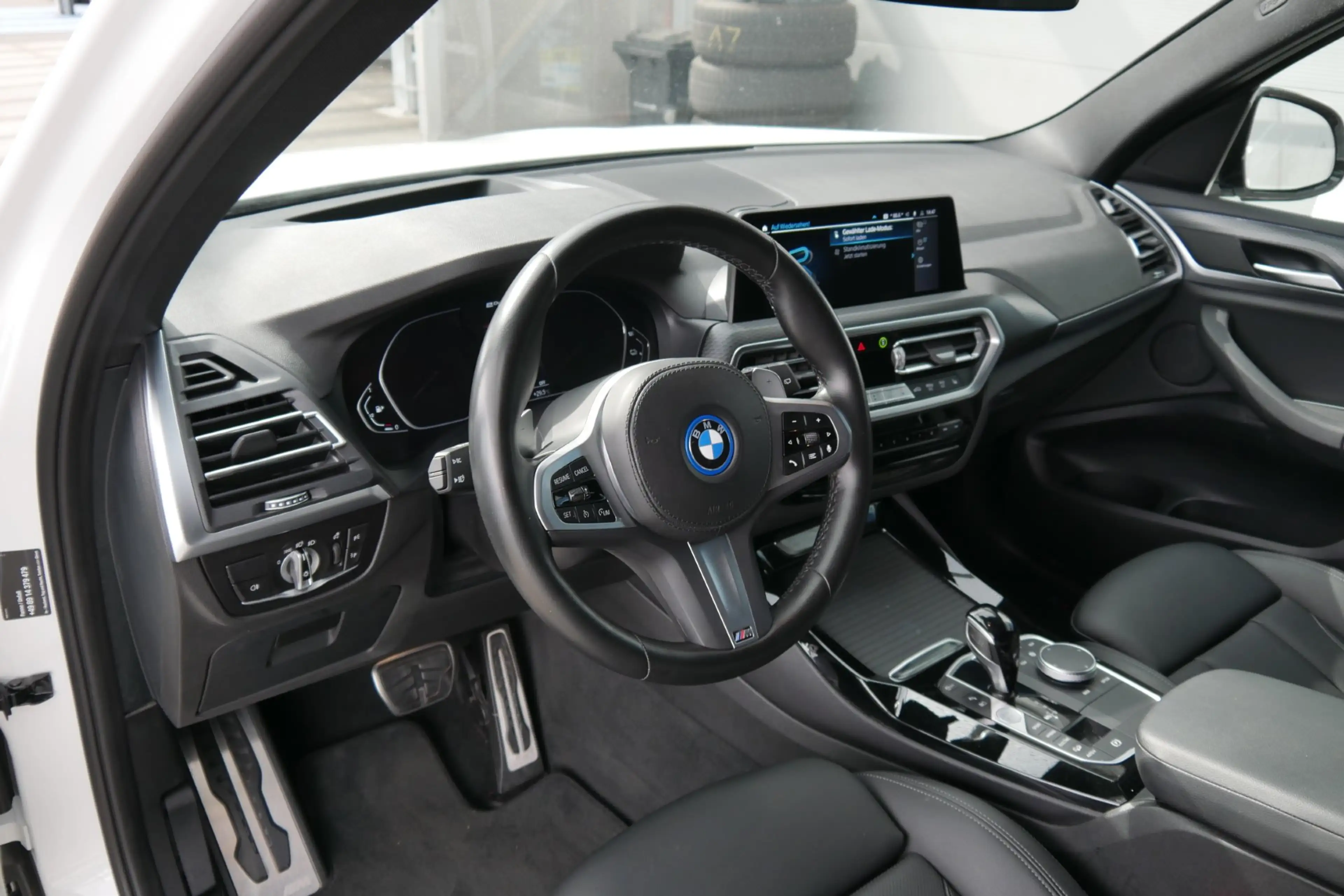BMW X3 xDrive30e *M-Paket/AHK/Laser/Driving Assistant/HUD/Innovationspaket* — photo 9