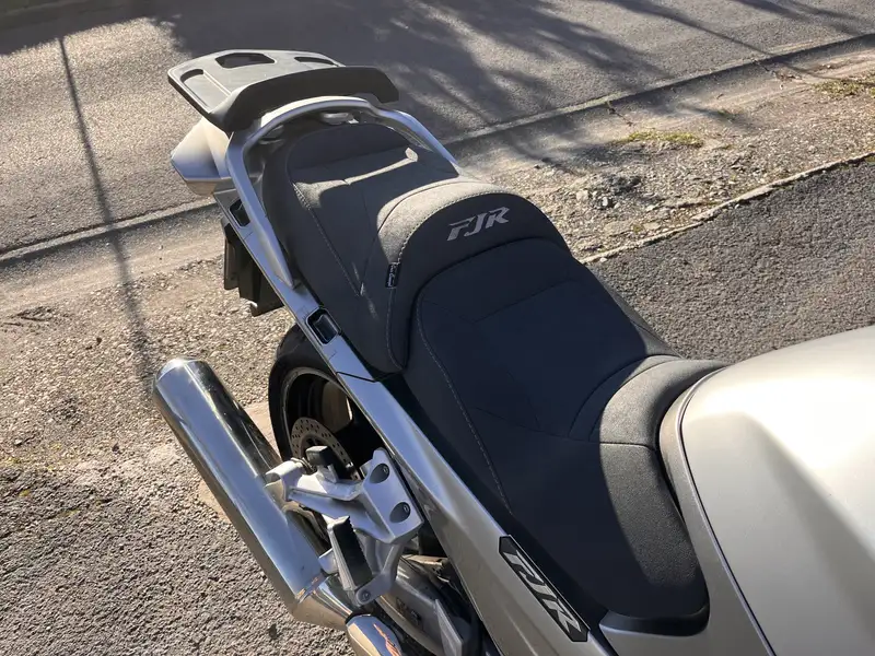 Yamaha FJR 1300 - foto 7