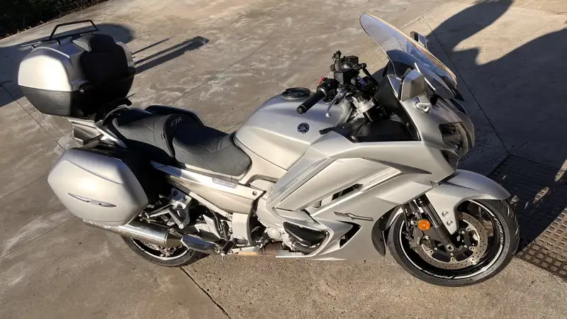 Yamaha FJR 1300 - foto 2