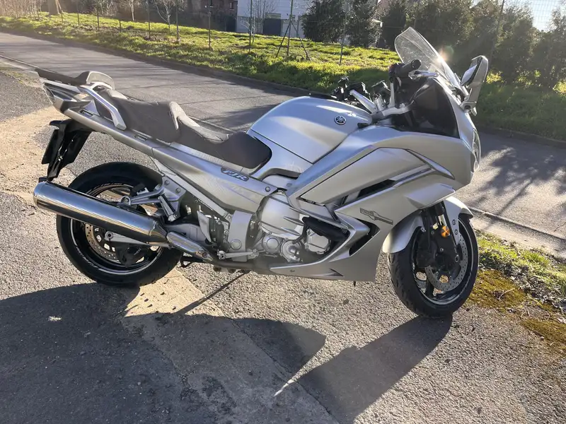 Yamaha FJR 1300 - foto 4