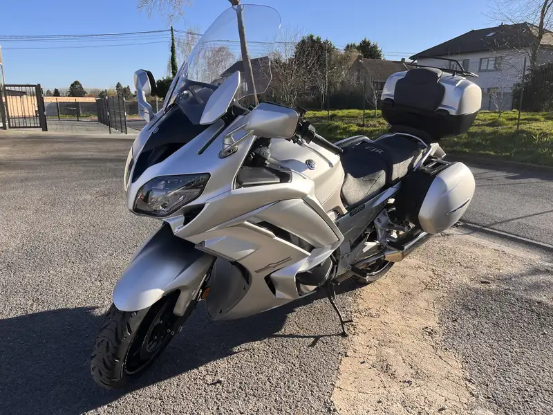 Yamaha FJR 1300 - foto 8