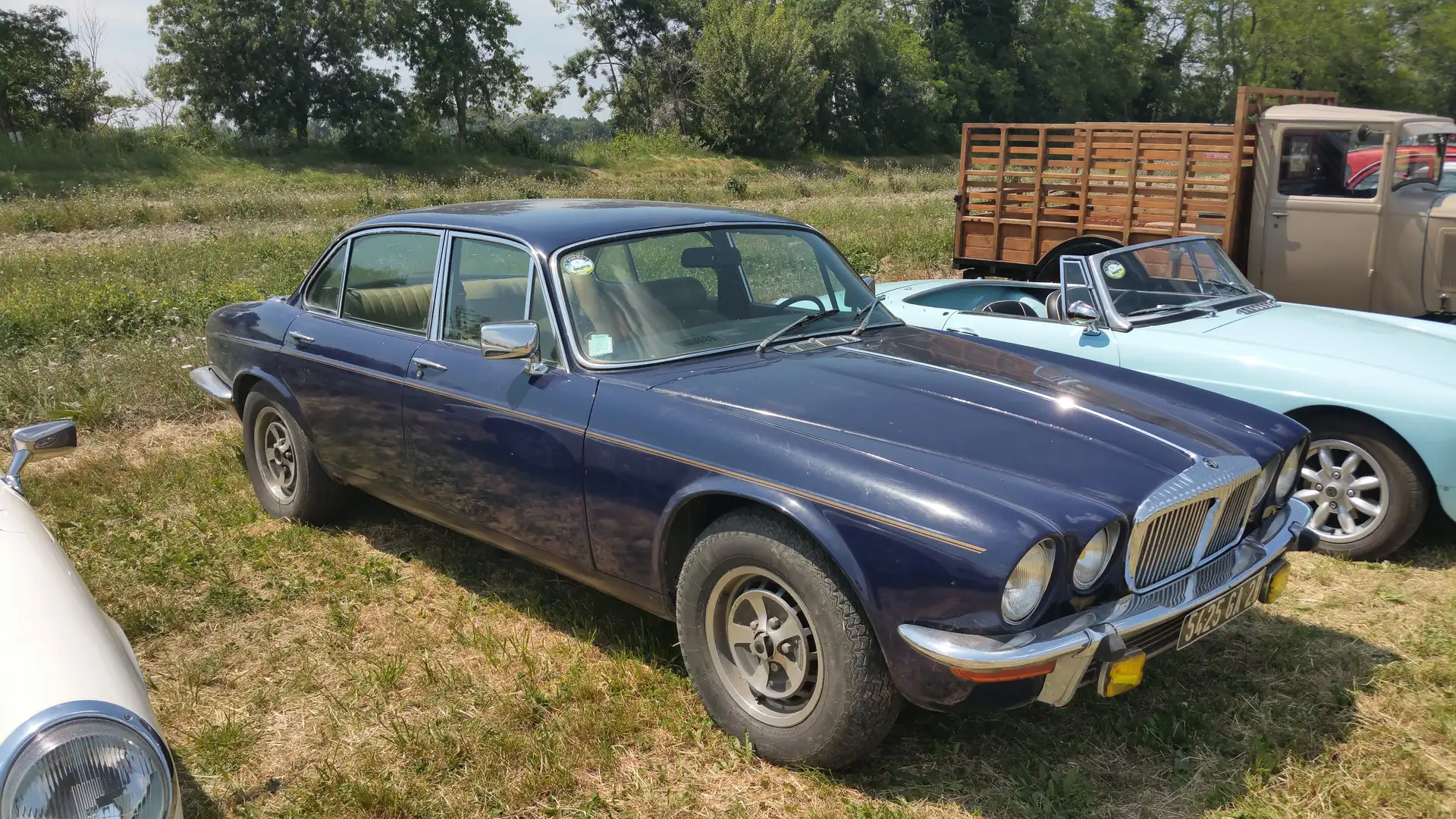 Daimler Sovereign XJ 4.2 serie 2 Modrá - 1