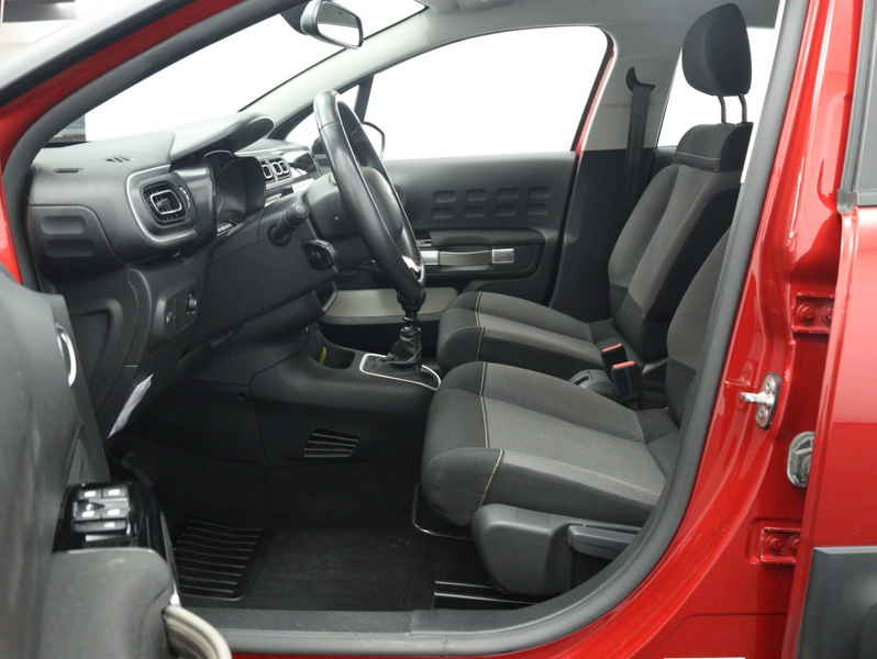 Citroen C3 1.2 PureTech Shine | Navigatie | Camera | Cruise c — photo 13