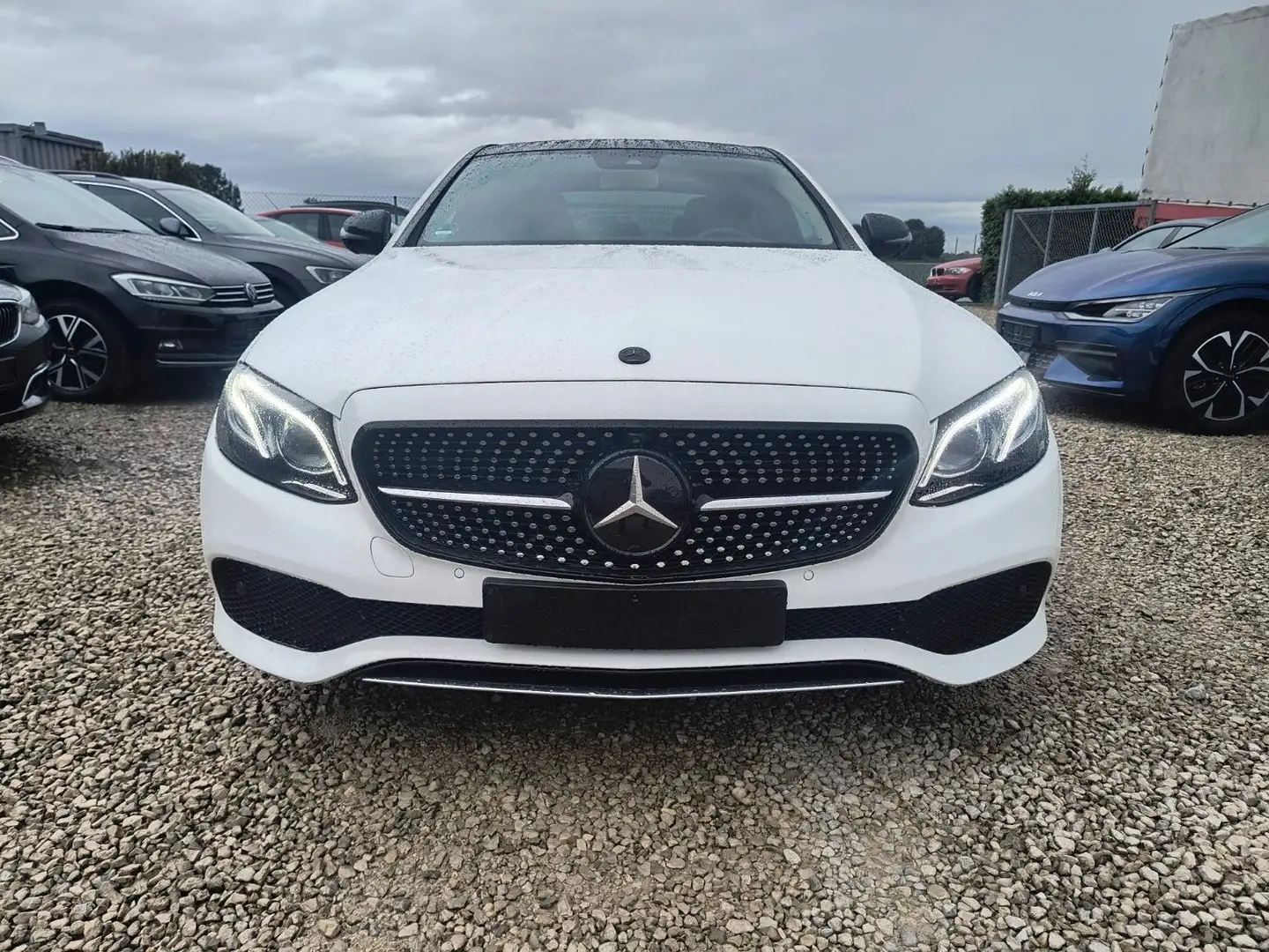 Mercedes-Benz E 220 Lim. E 220 d, Navi, LED, RFK, Panorama Wit - 2