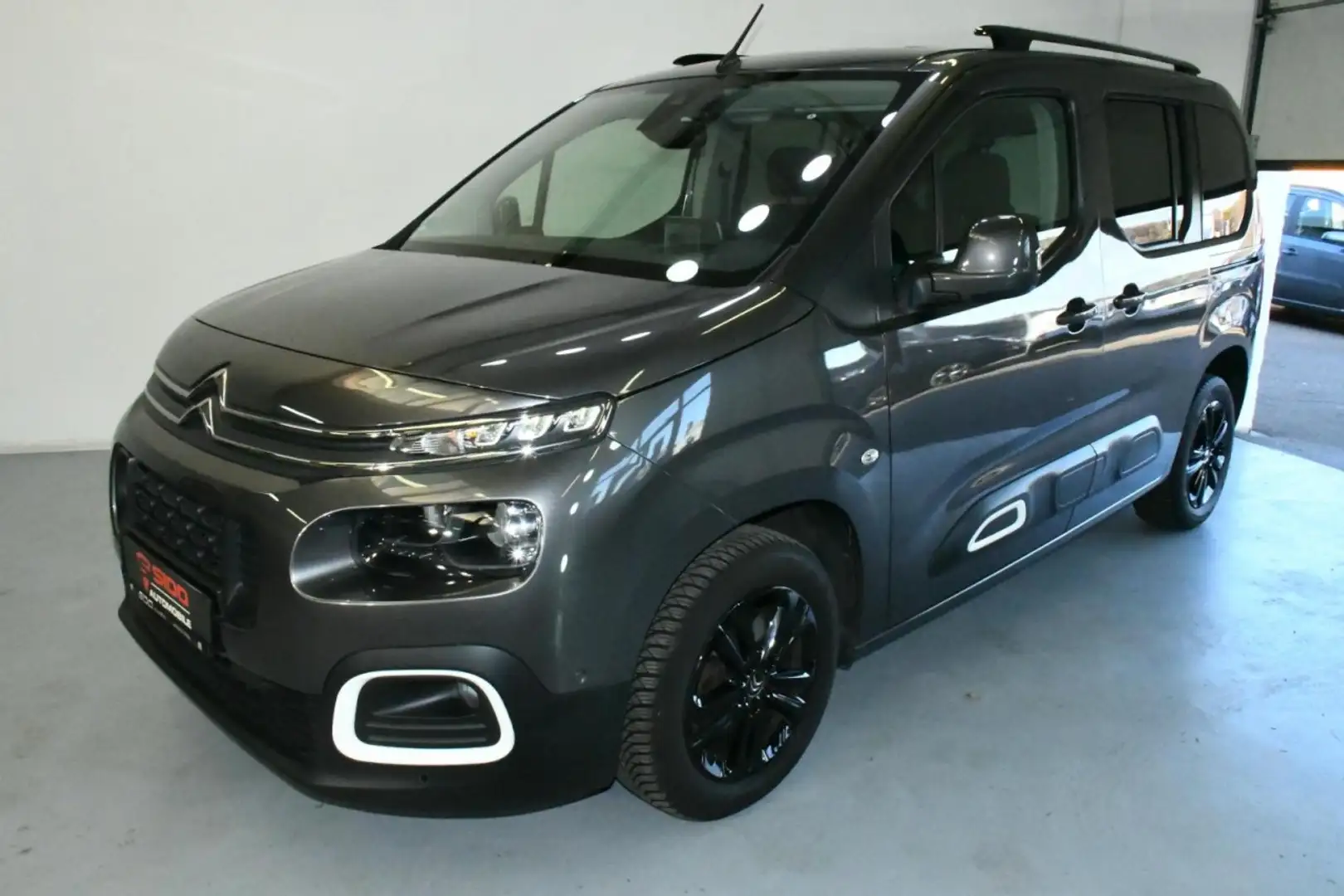 Citroen Berlingo M 130 EAT8 APP*NAV*HuD*TW*CAM*KEY*LED* Klima Navi Grau - 2