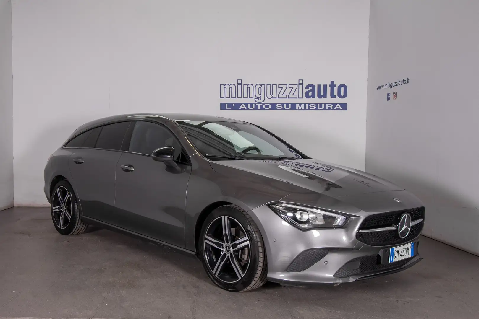 Mercedes-Benz CLA 200 d Shooting Brake auto 150cv Gris - 1