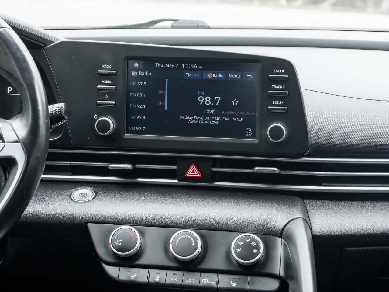Hyundai ELANTRA снимка Hyundai ELANTRA