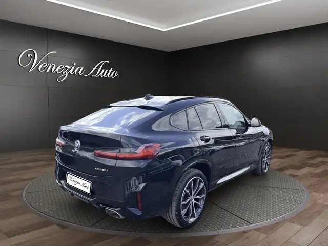 BMW X4 view 2