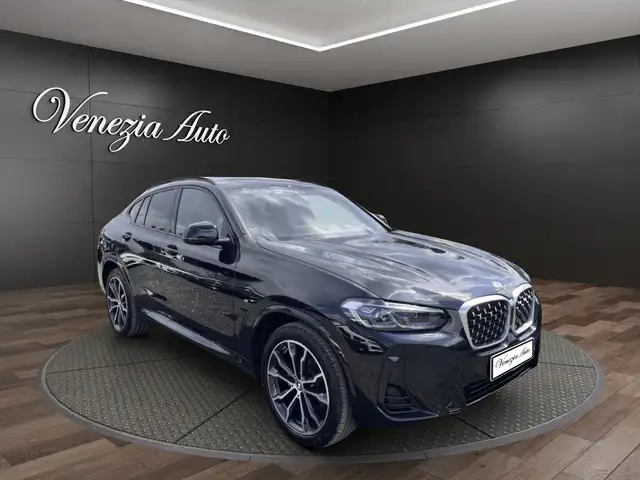 BMW X4 view 9