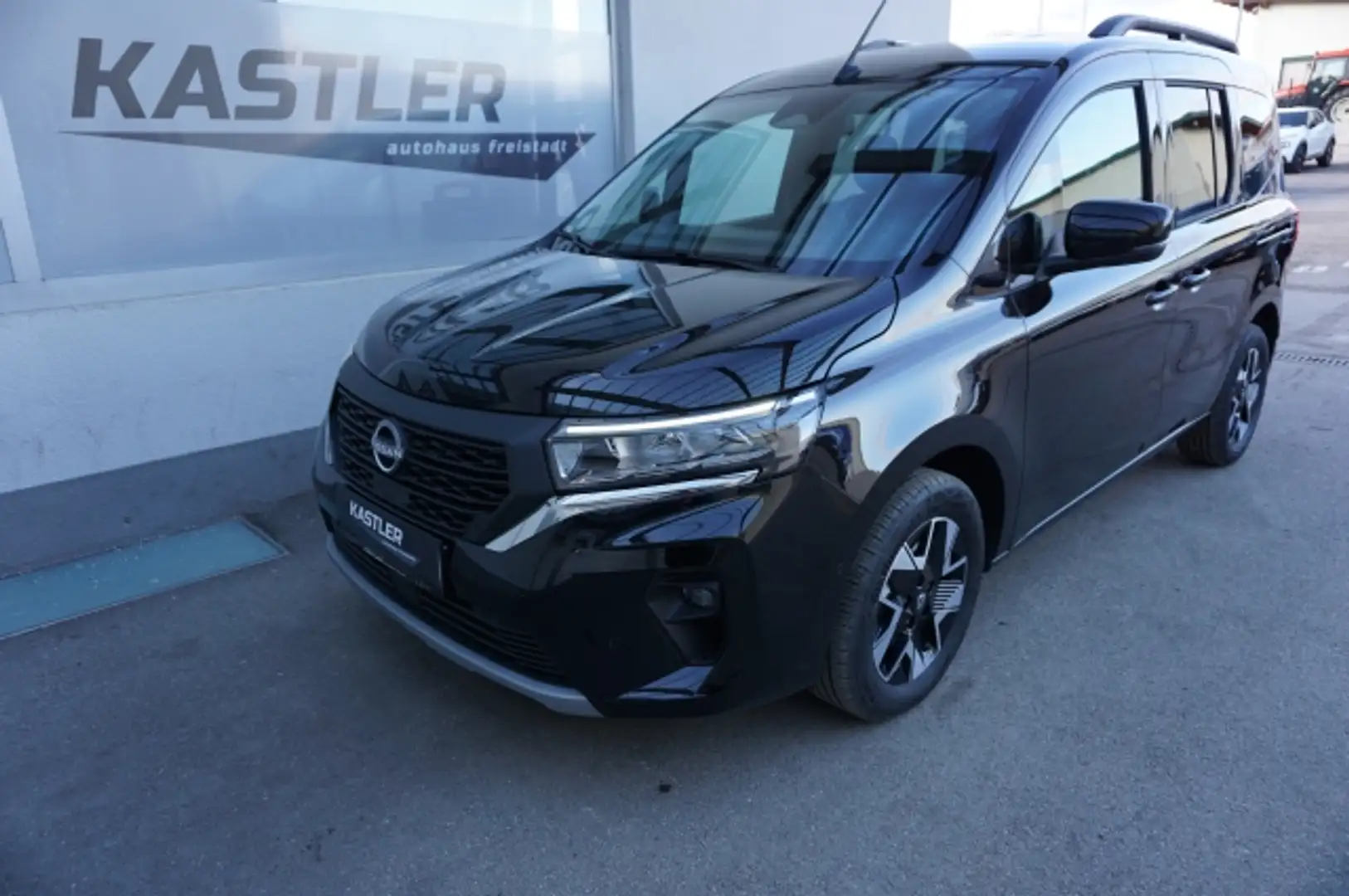 Nissan Townstar Tekna L1 Kombi DIG-T 130 Zwart - 1