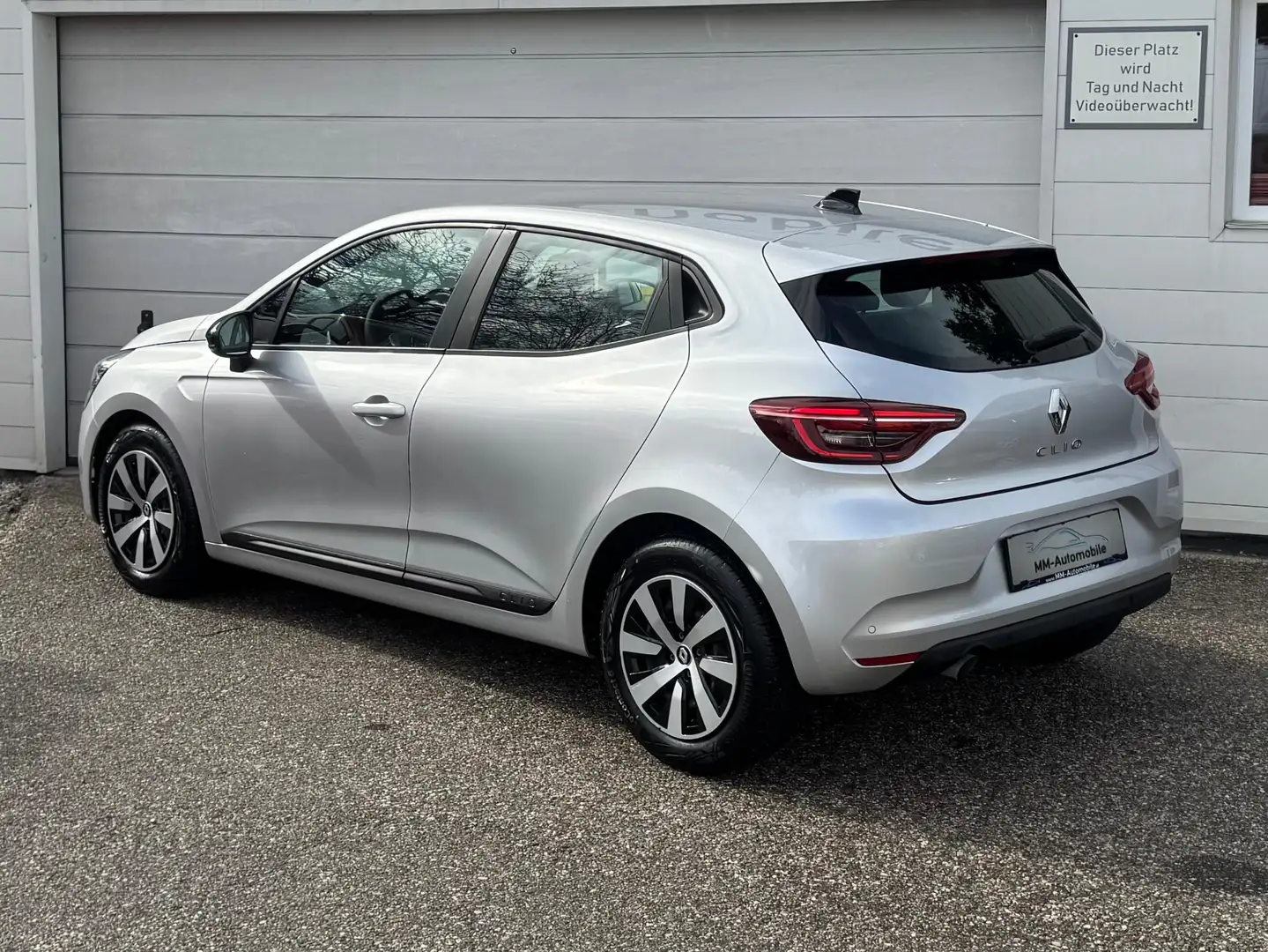Renault Clio Equilibre*LED*PDC*NAVI*TEMPOMAT*uvm Silber - 2
