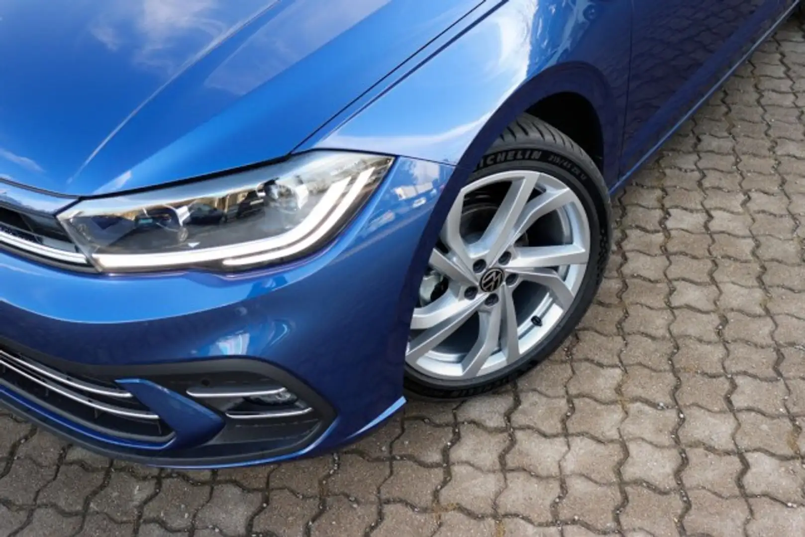 Volkswagen Polo 1.0 TSI Style Klima Navi Einparkhilfe Sitzheizung Blau - 2