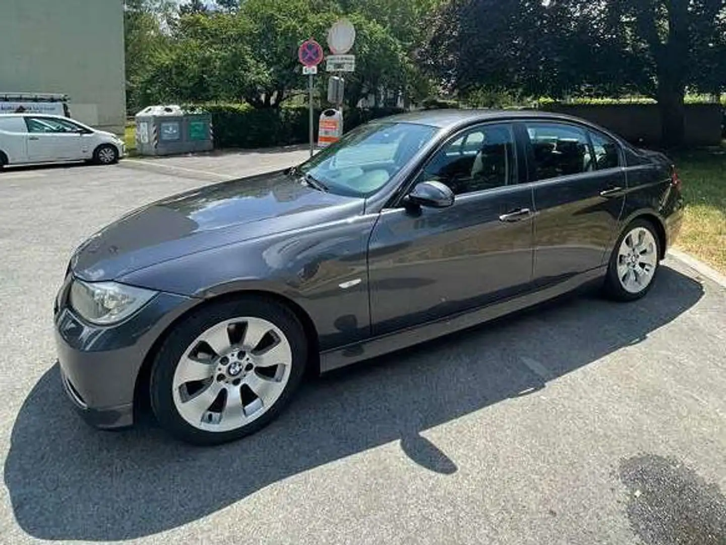 BMW 320 320d Grau - 2