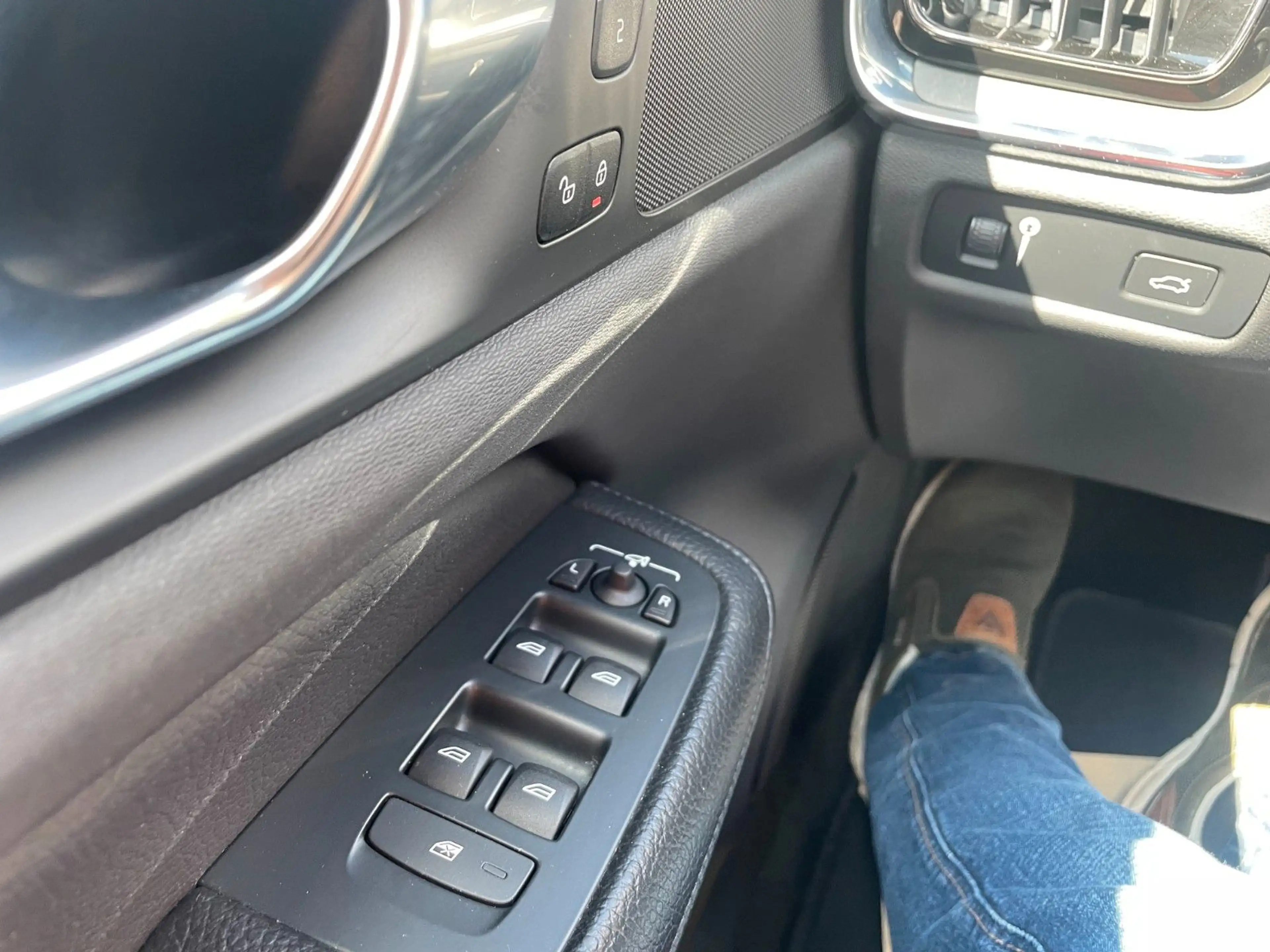 Volvo S60 B4 Inscription NAVI, Leder, DAB, — photo 11