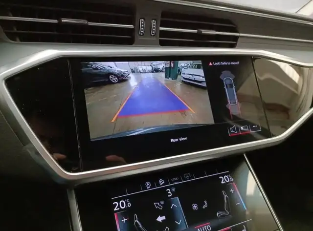 Audi A6 view 13