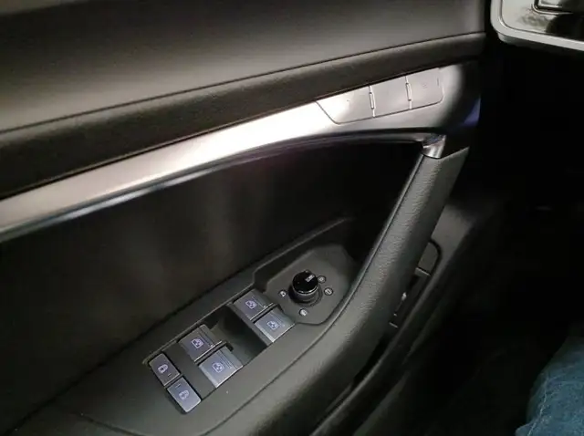 Audi A6 view 6