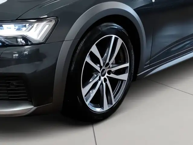 Audi A6 view 5