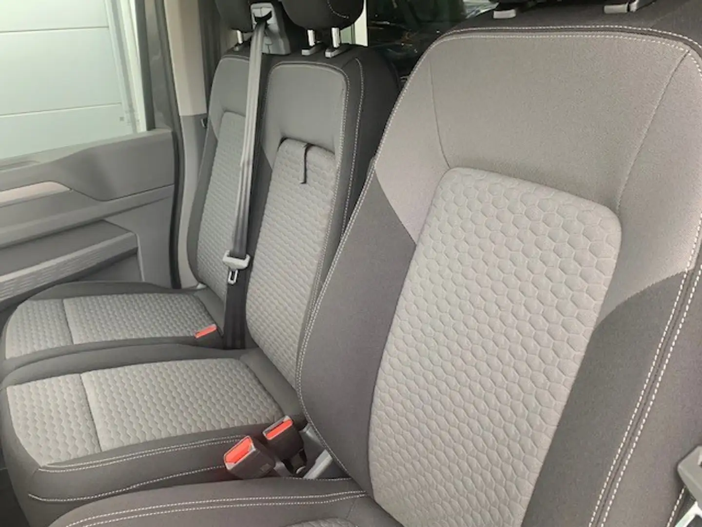 Volkswagen Caravelle LIFE 2.0TDI 150CV AUT.8 Zilver - 2