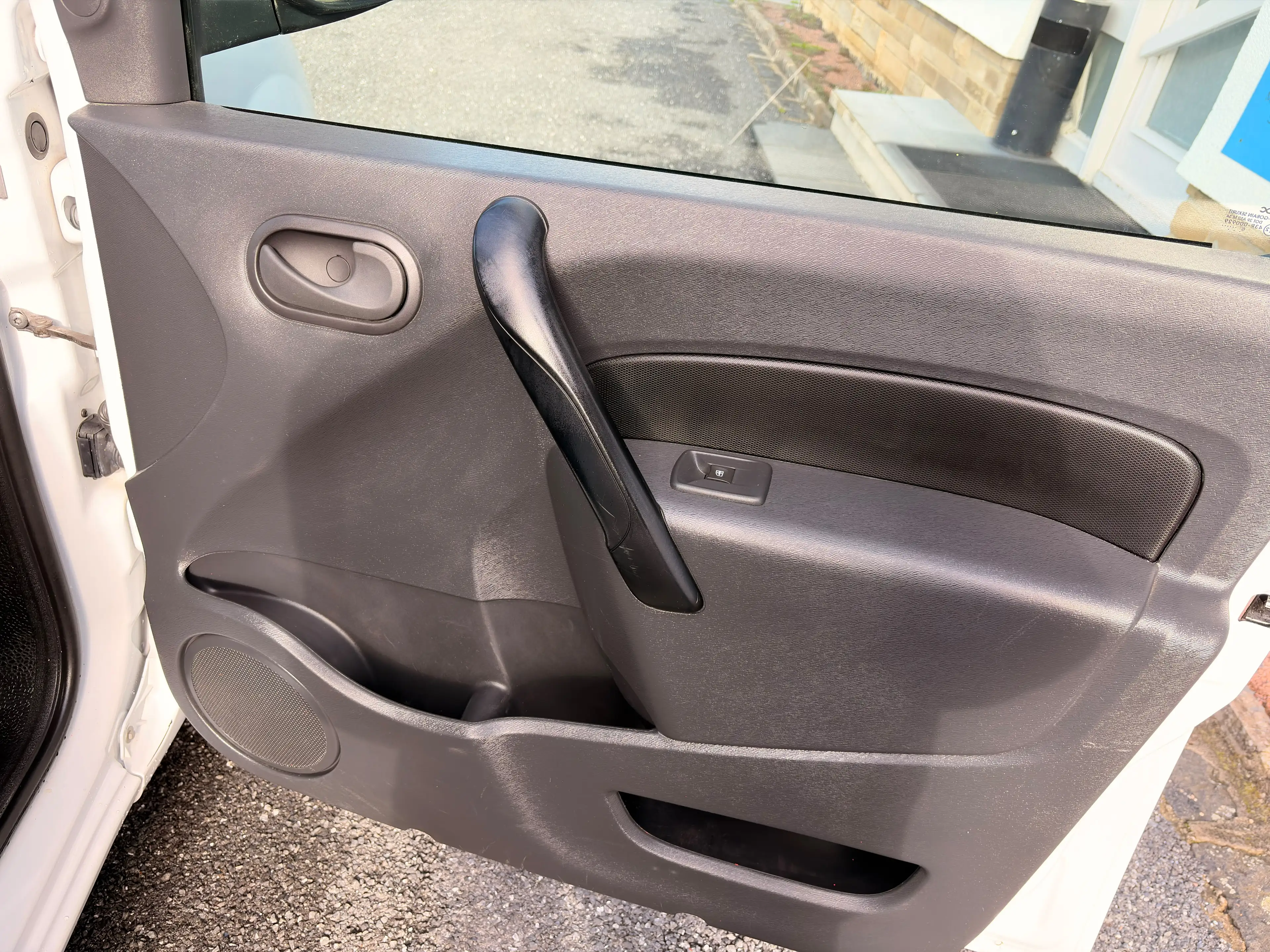 Renault Kangoo Z.E. — photo 9