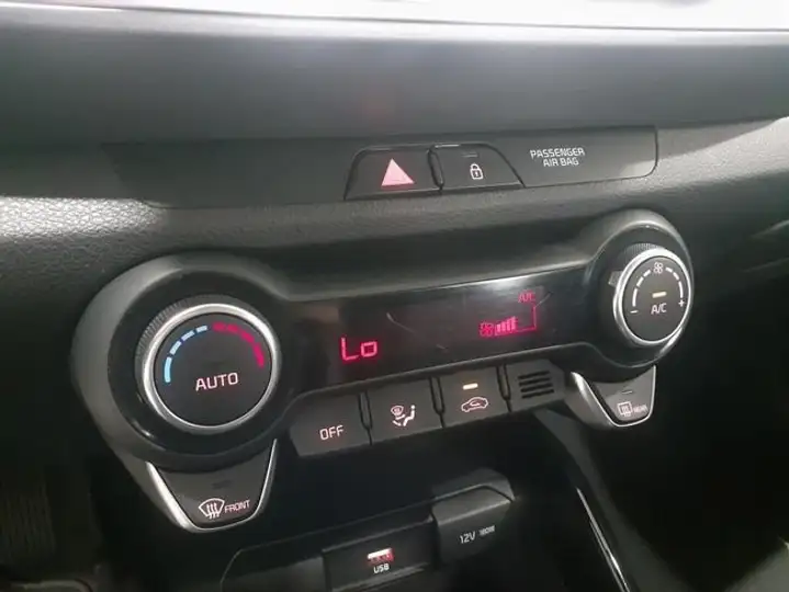 Kia Stonic 2019, foto 21