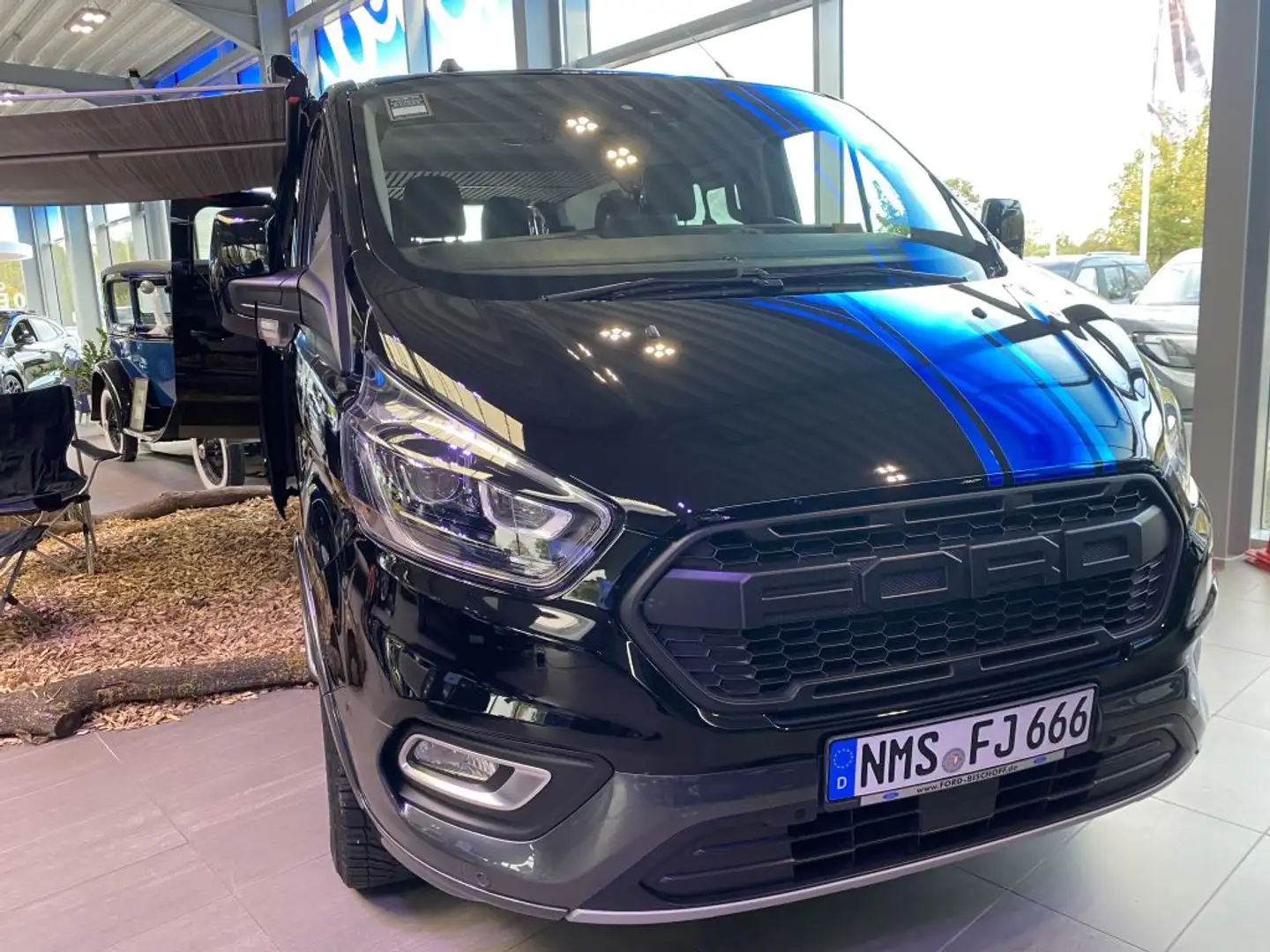 Ford Custom L2H1 Active Camper Negro - 2