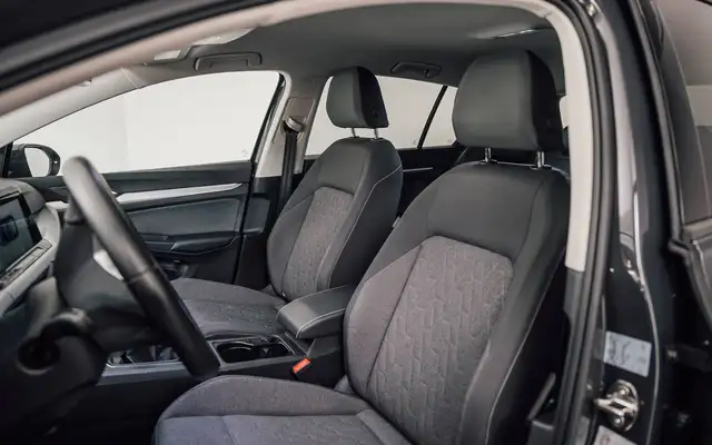 Volkswagen Golf view 9