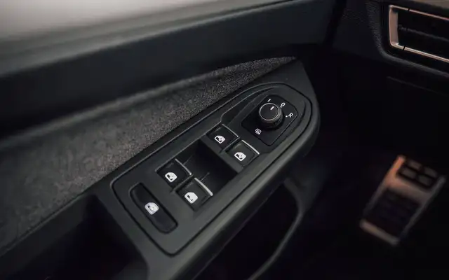 Volkswagen Golf view 12