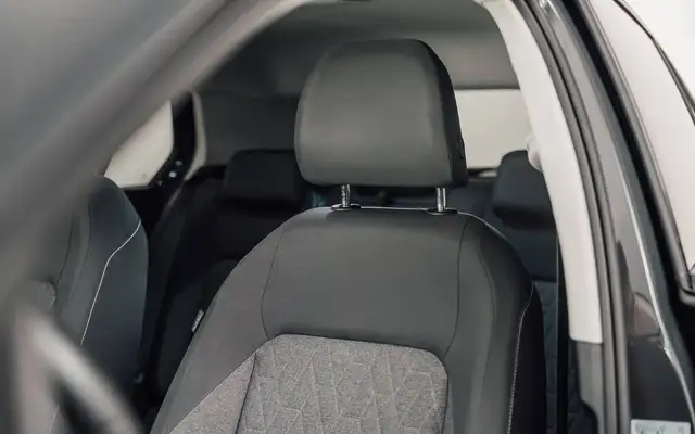 Volkswagen Golf view 10
