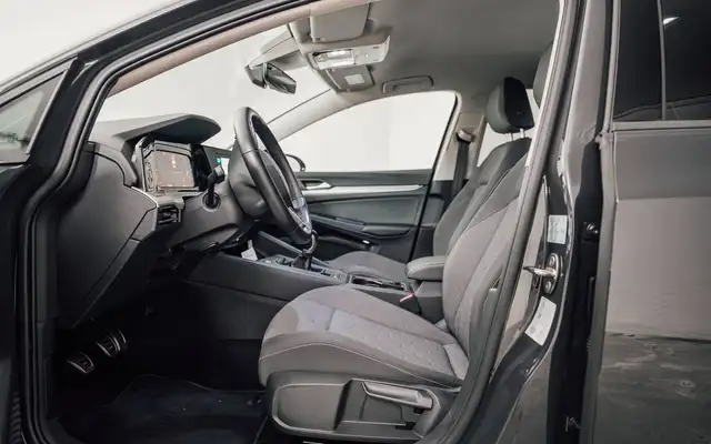 Volkswagen Golf view 11