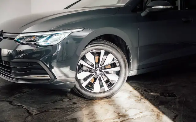 Volkswagen Golf view 6