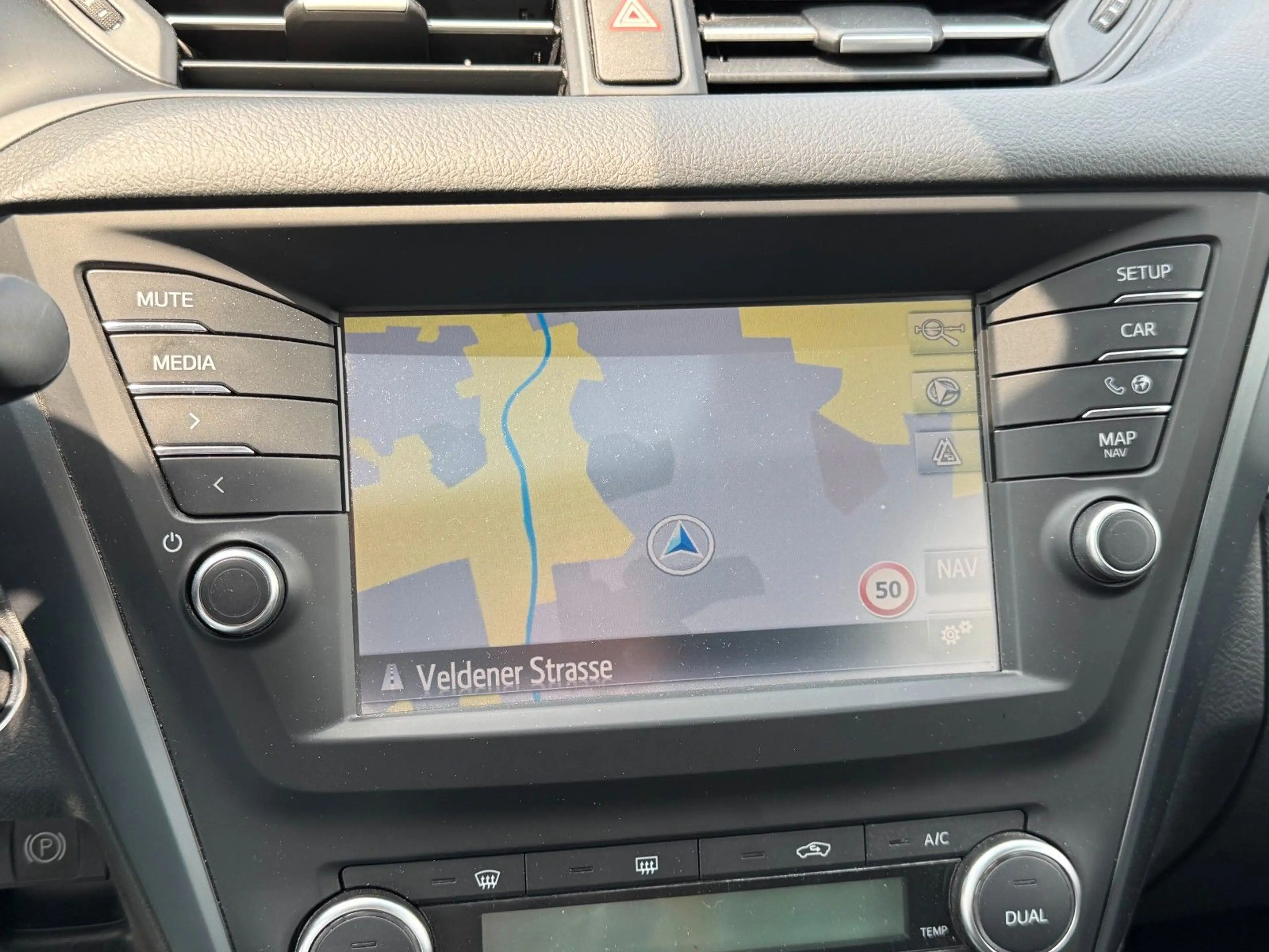 Toyota Avensis Sports Edition HU neu/Navi/SHZ/AHK — photo 12