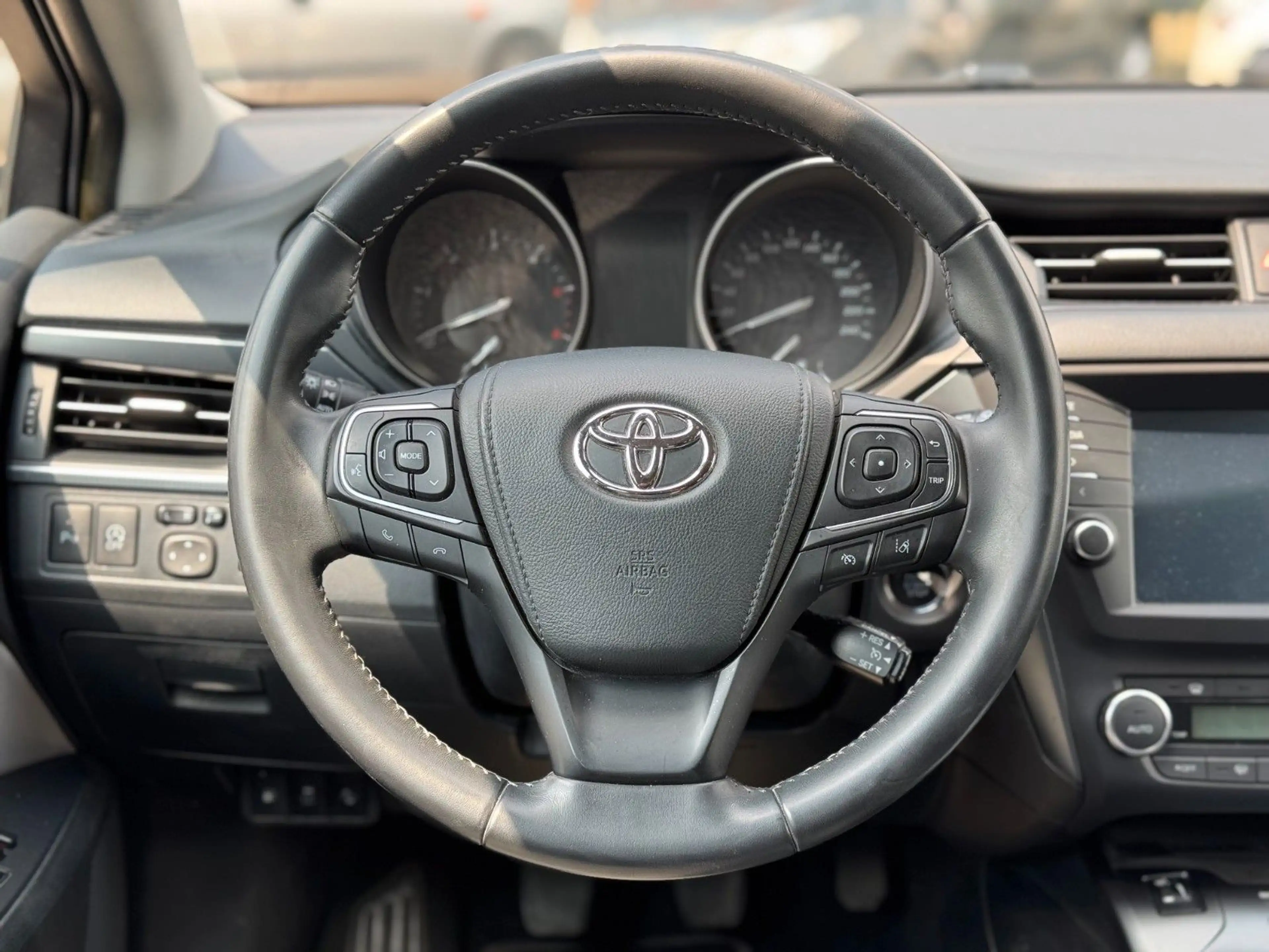 Toyota Avensis Sports Edition HU neu/Navi/SHZ/AHK — photo 11