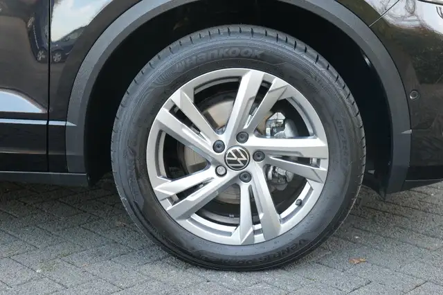 Volkswagen T-Roc view 7