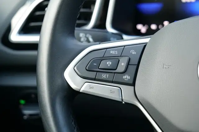 Volkswagen T-Roc view 20