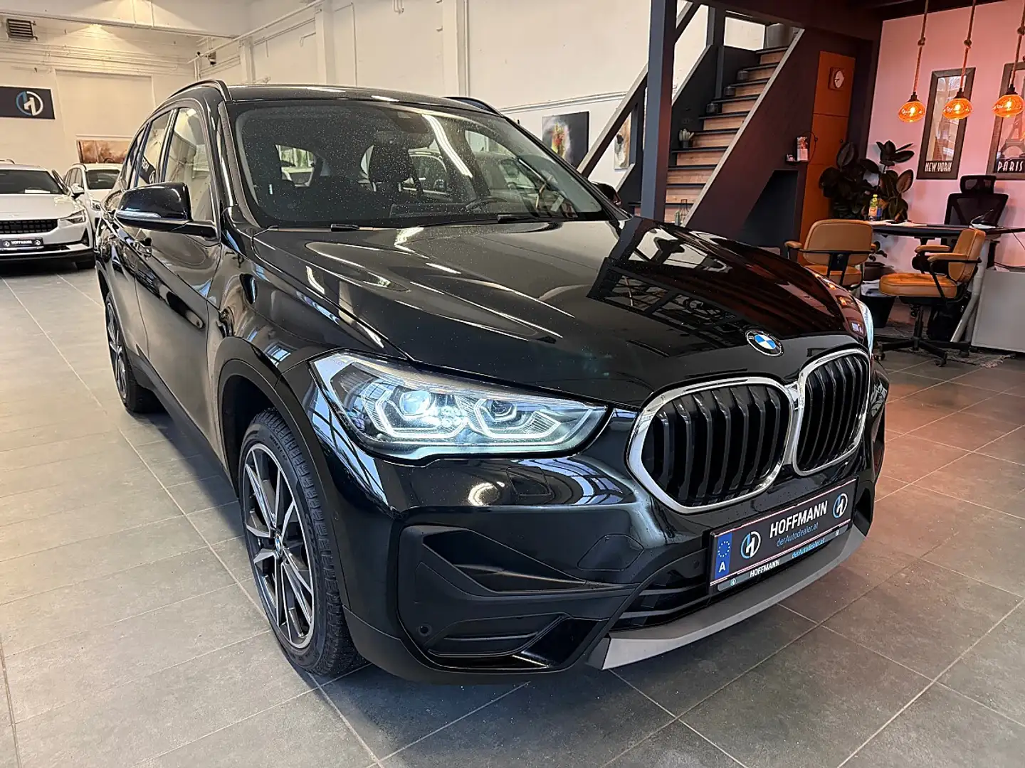 BMW X1 sDrive16d Aut. HUD/LED/Navi/RK Schwarz - 1