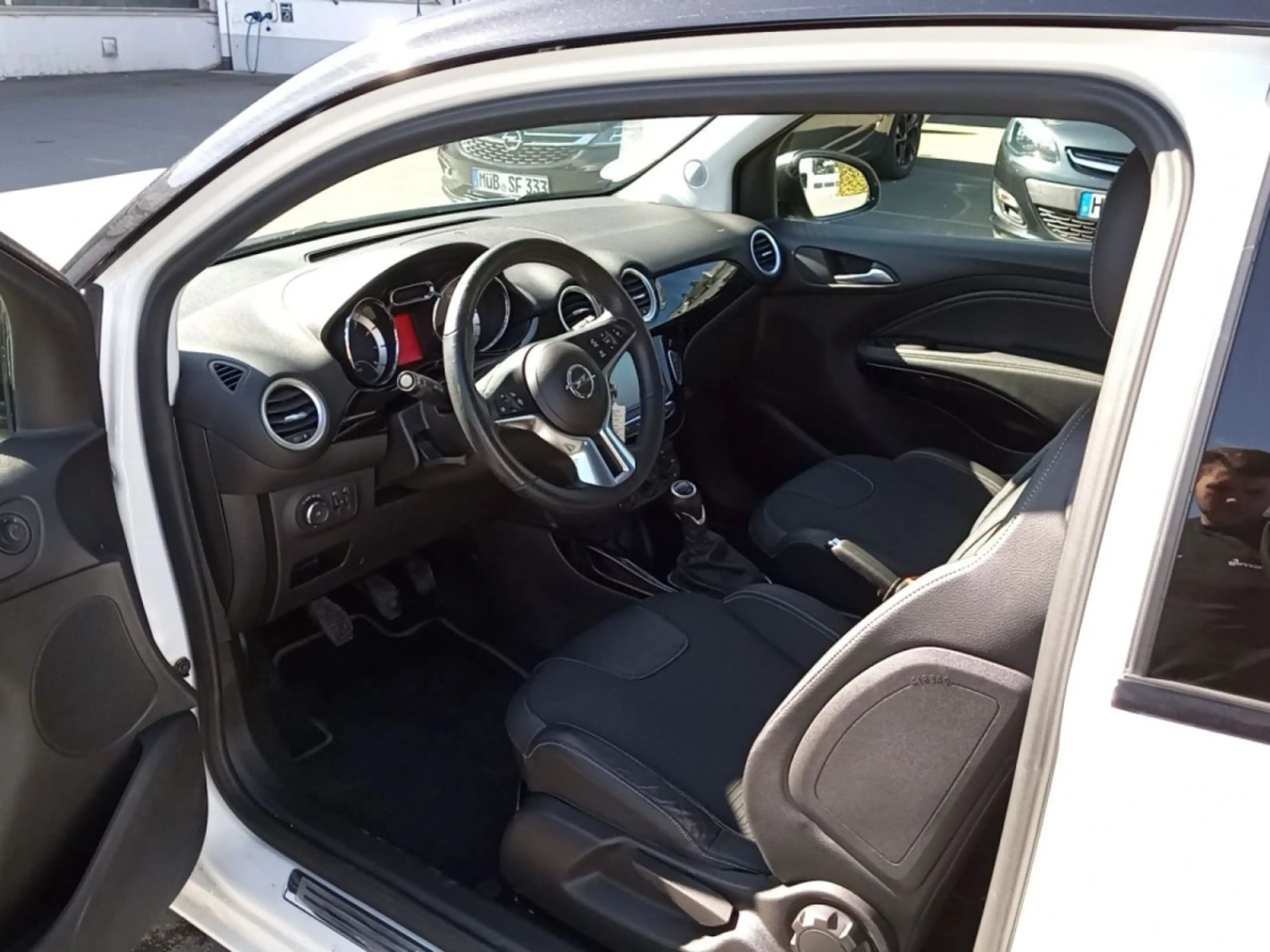 Opel Adam *Snoopy Edition* — photo 9