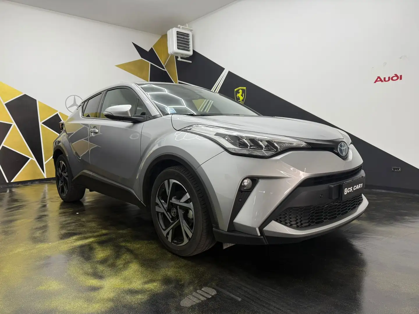 Toyota C-HR 2020 MoreBusiness e-cvt NON LEGATA A FINANZIAMENTO Grau - 1