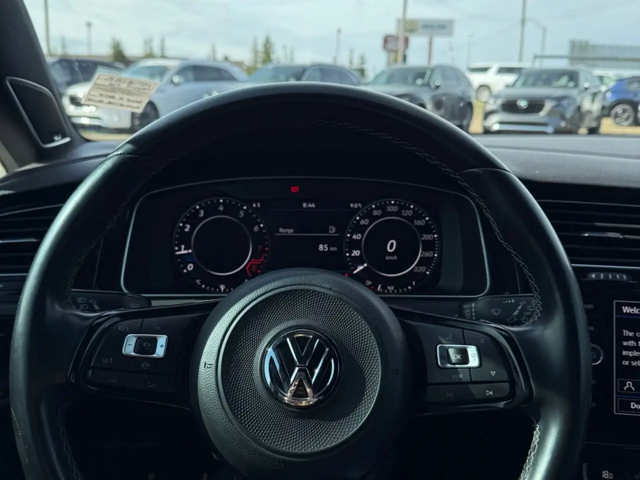 Volkswagen Golf R снимка Volkswagen Golf R