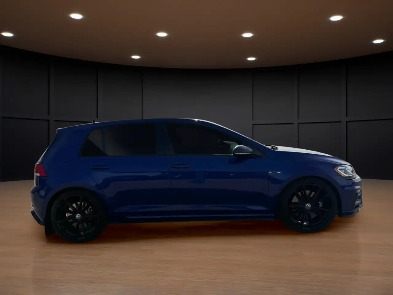 Volkswagen Golf R снимка Volkswagen Golf R