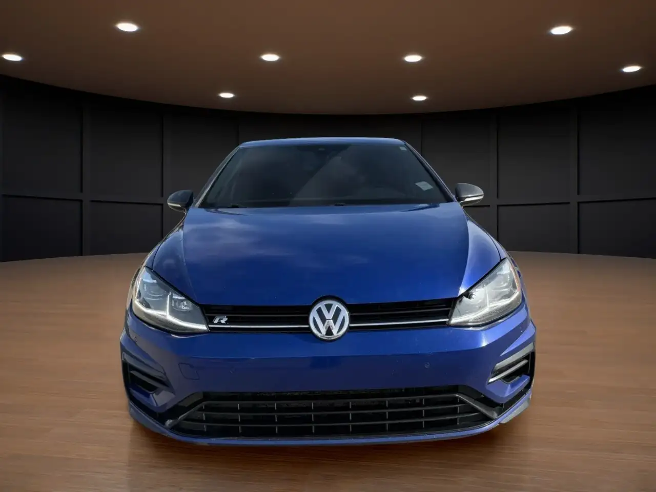 Volkswagen Golf R снимка Volkswagen Golf R
