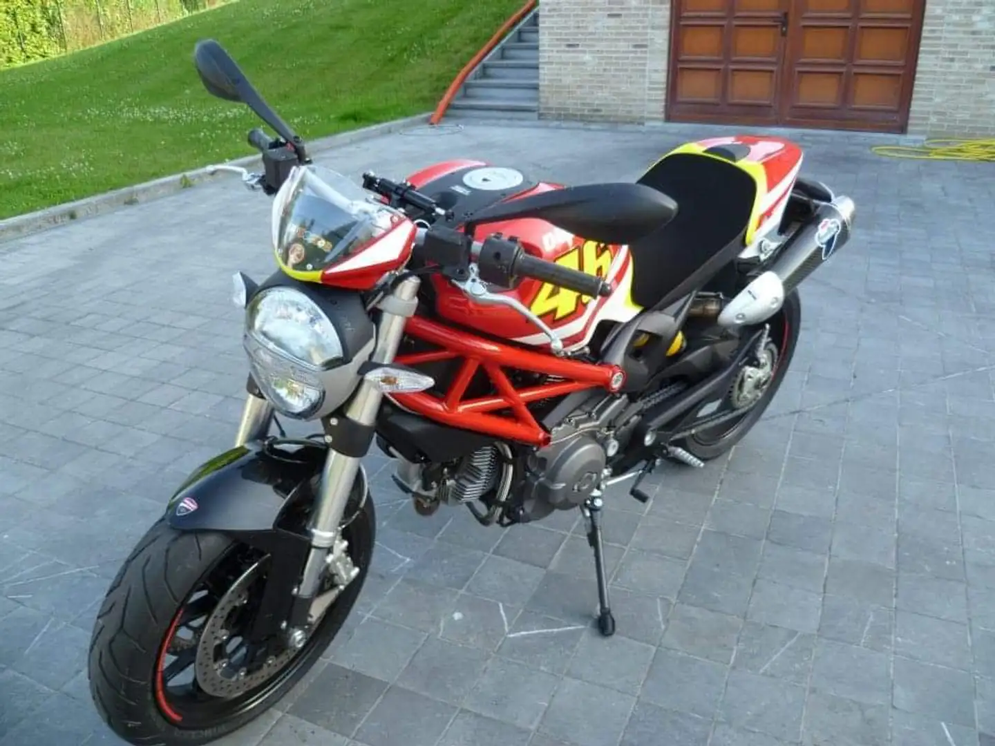 Ducati Monster 796 Червоний - 1