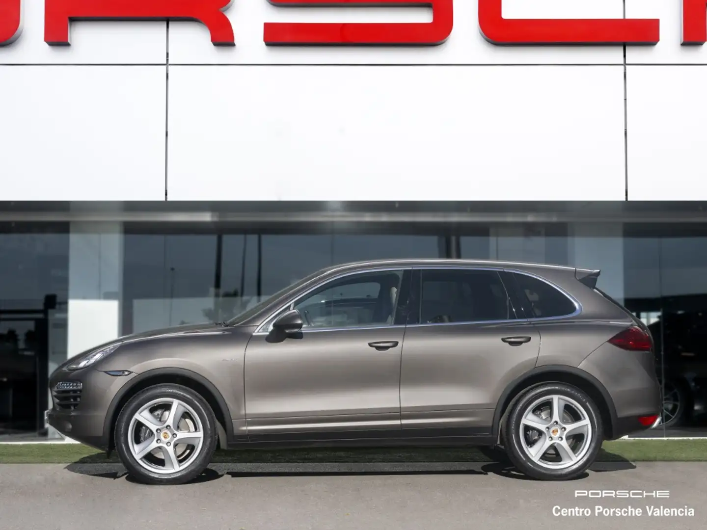Porsche Cayenne Diesel 245 Aut. Gris - 2