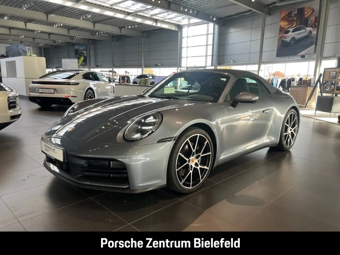 Porsche 992 911 Carrera Cabriolet InnoDrive Sportabgas Grau - 1