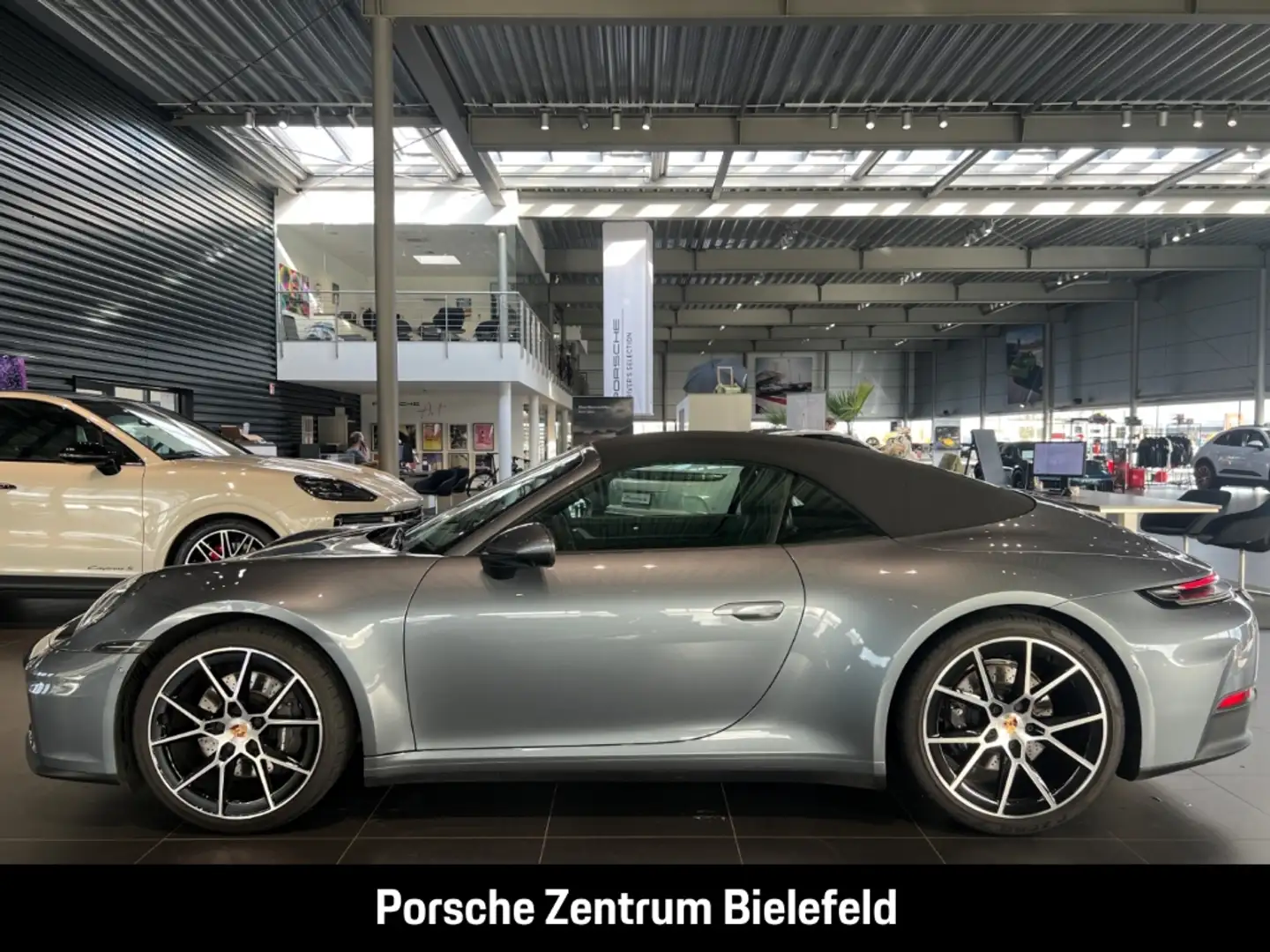 Porsche 992 911 Carrera Cabriolet InnoDrive Sportabgas Grau - 2