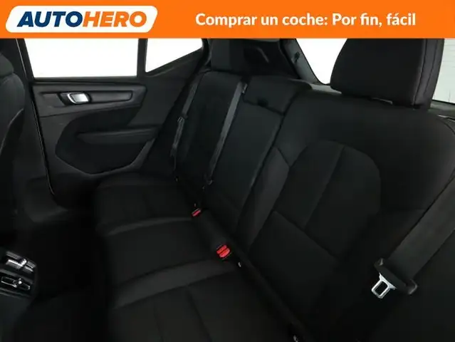 Volvo XC40 view 15